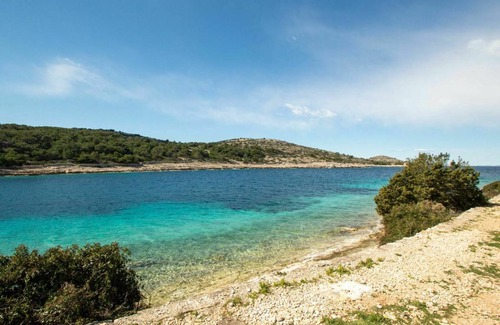 Zirje Other | 80 m² Accommodation ∙ 4 bedrooms ∙ 8 guests