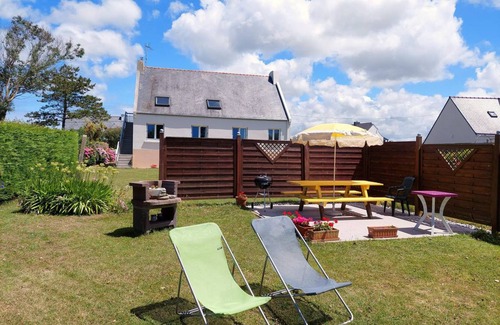 Ploudalmezeau Apartment | 80 m² Apartment ∙ 2 bedrooms ∙ 4 guests