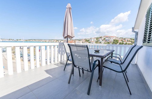 Rogoznica Apartment | 80 m² Apartment ∙ 2 bedrooms ∙ 6 guests