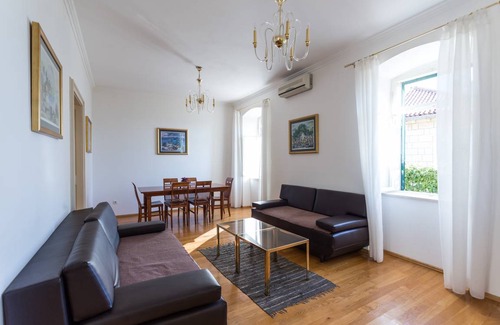 Ploce Apartment | 80 m² Apartment ∙ 3 bedrooms ∙ 6 guests