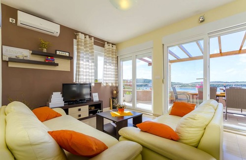 Rogoznica Apartment | 80 m² Apartment ∙ 3 bedrooms ∙ 6 guests