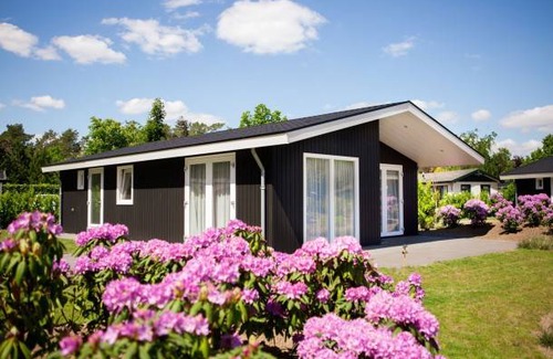 Municipality of Veldhoven Ski Chalet | 80 m² Chalet ∙ 3 bedrooms ∙ 6 guests