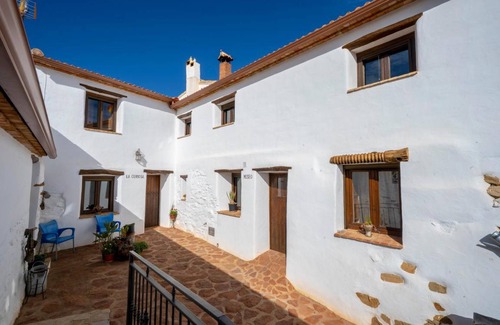 Laroya House | 80 m² Farmhouse ∙ 3 bedrooms ∙ 6 guests