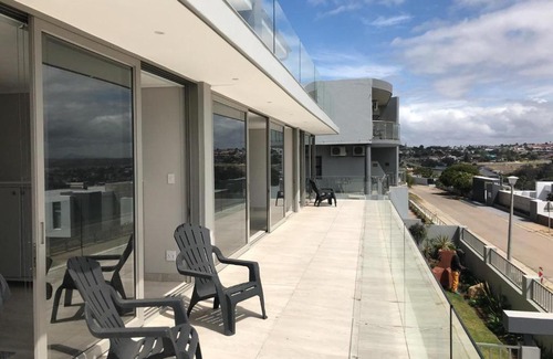 Linkside Apartment | 80 on Rodger
