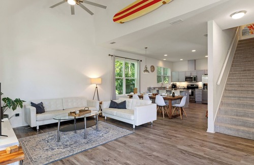 Homosassa Villa | 80 yards to water! Community pool, newly built, families welcome!