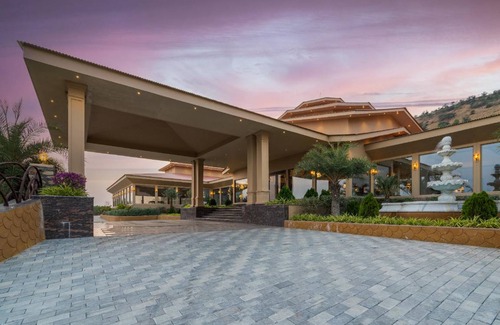 Palanpur Resort | 800 m² Resort ∙ 2 guests