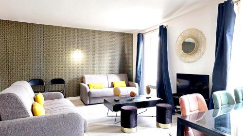 Bagnolet Apartment | 802 Suite Lovely's - Superb Apartment