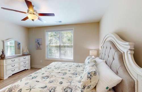 Murrells Inlet Apartment | 81 Del Ray Drive 2B 3 Bedroom condo with pool close to the Marshwalk