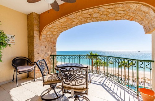 Sandy Beach Condo | 81 m² Condo ∙ 1 bedroom ∙ 4 guests