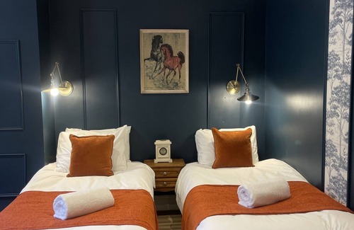 Cheltenham Hotel | 81 Promenade Studios