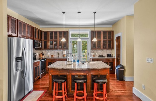 Saint Helena Island House | 813 Bonito Rd