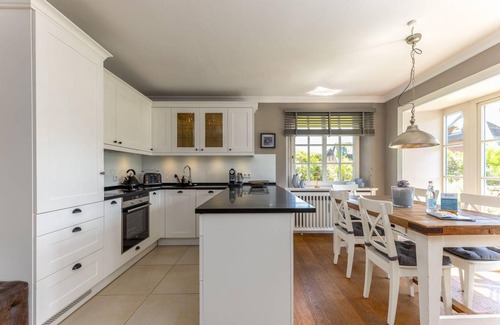 Tinnum Apartment | 82 m² Apartment ∙ 2 bedrooms ∙ 4 guests