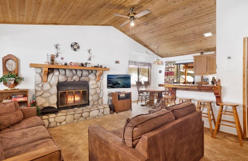 Sugarloaf Cabin | 82 m² Cabin ∙ 2 bedrooms ∙ 6 guests