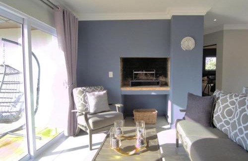 Pringle Bay Villa | 82 Steps to the Beach