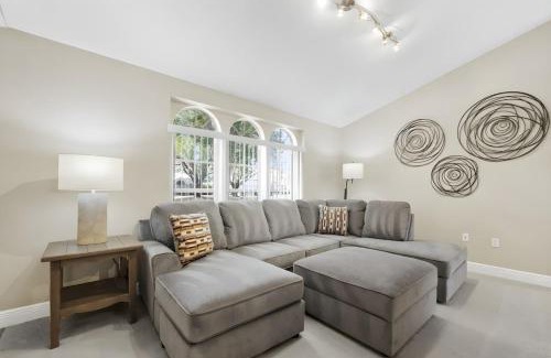 Briargrove Villa | 820 BRIARGROVE AVE DAVENPORT 4BED