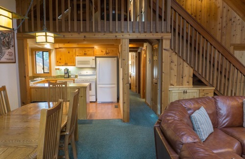Truckee Cabin | 824 Beaver Pond