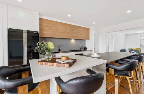 Goolwa South House | 83 Barrage Rd - A Riverside Stunner!