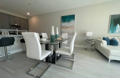 Reunion House | 832 Elegant 3BR Townhome