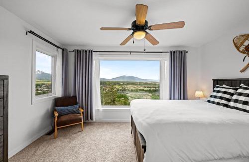 Fraser House | 838B Wapiti Dr