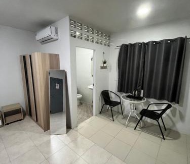 Kathu Apartment | 84 Bar & Guest House