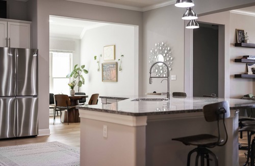 West Oak Hill House | 8409 Lookout Cliff Pass