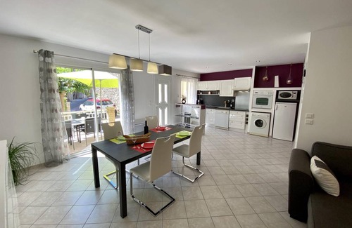 Roquefort-des-Corbieres House | 86 m² Apartment ∙ 2 bedrooms ∙ 4 guests