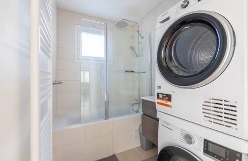 L'Hay-les-Roses Apartment | 86 m² Apartment ∙ 3 bedrooms ∙ 2 guests