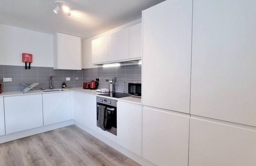 Chiswick Riverside Apartment | 88 Kew Bridge Court - 2 bedroom apartment