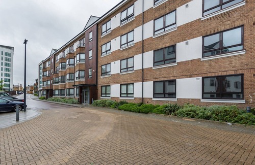 Chiswick Riverside Apartment | 88 Kew Bridge Court - 2 bedroom apartment