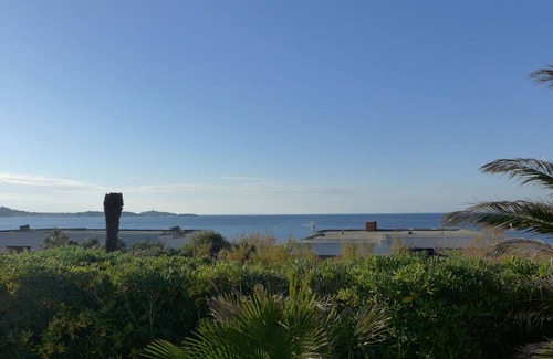 Six-Fours-les-Plages Other | 88 m² Accommodation ∙ 3 bedrooms ∙ 6 guests