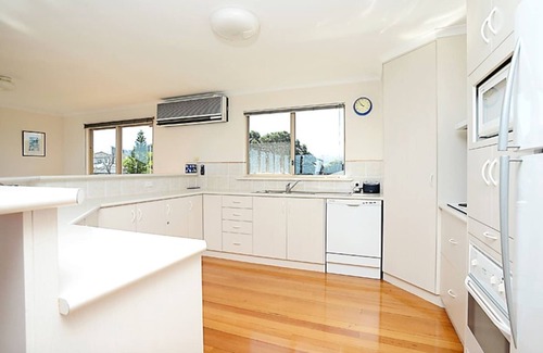 Hayborough House | 88 Seagull Ave - Ocean Views - Family
