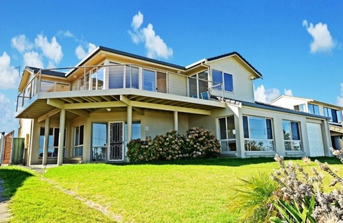 Hayborough House | 88 Seagull Ave - Ocean Views - Family