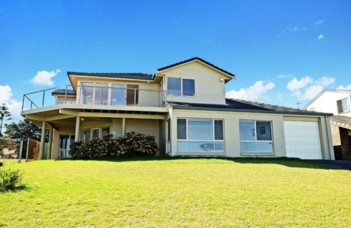 Hayborough House | 88 Seagull Ave - Ocean Views - Family