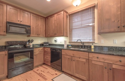 Bear Lake Reserve Cottage | 88 Woodbridge Drive at Bear Lake Reserve