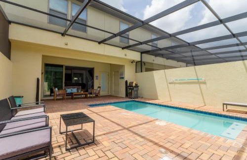 Lindfields House | 8843 GC Windsor at Westside Luxury 5 BR Townhome