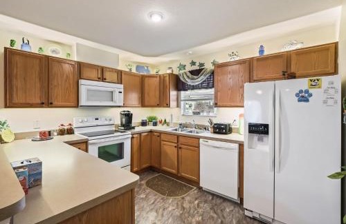 The Villages House | 888 Z4A VILLAGE OF SANIBEL by REMAX Premier