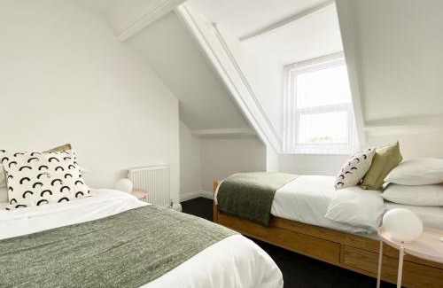 Newcastle-upon-Tyne Apartment | 89 St John's Road Terrace House