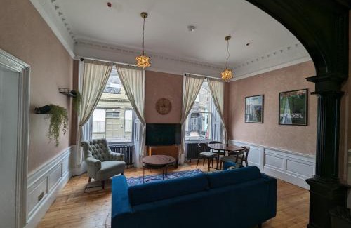 Leith Apartment | 89 The Merchants- Chic Aparthotel by The House of Danu