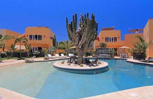 Cerritos Apartment | 8AP Beautiful 1st Floor Condo, Pool Side, Cerritos