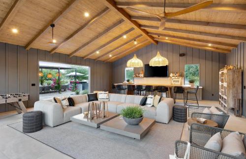 Palm Springs Villa | 8BDR Villa TennisPickleball Golf Green Pool House Gym Bar Mesquite38