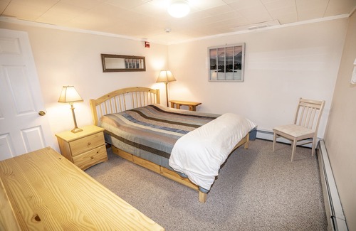 Killington Ski Chalet | 8BR 5Bath, spa, pool table, convenient spot 2 mi to lifts, 1/2 mi to restaurants