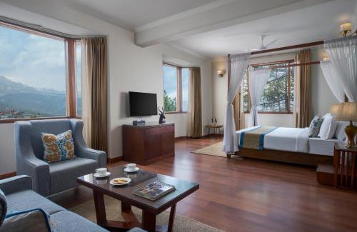 Shimla Hotel | 8fold by LaRiSa