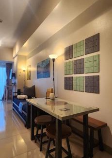 Taguig Apartment | 8U Pristine & Cozy Stay at Uptown Mall BGC across Mitsukoshi with FREE Parking and Balcony
