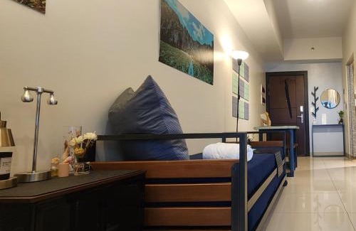 Taguig Apartment | 8U Pristine & Cozy Stay at Uptown Mall BGC across Mitsukoshi with FREE Parking and Balcony