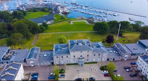 Devonport Apartment | 9 Admiralty House Stunning Luxury Apartment with free parking
