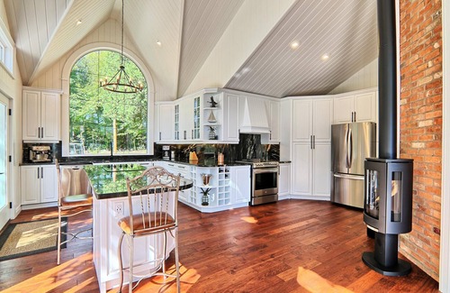 Port Carling Cottage | 9 bdrm, 5 bath, Lake Rosseau, Private! Guest Cottage and Cabin! Sand Beach!