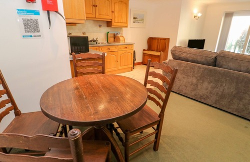 Newquay Cottage | 9 Beachcombers Apartments
