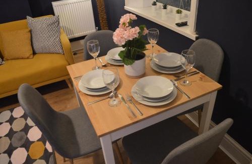 Newcastle-upon-Tyne Apartment | 9 bed house (7 Mins) 2 miles from Newcastle centre