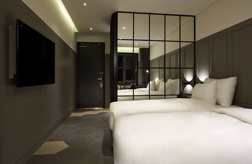 Seogyo-dong Hotel | 9 Brick Hotel