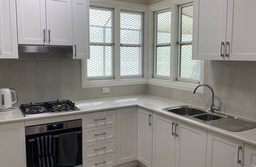 Exmouth House | 9 Carr Way - Pet Friendly with Wifi